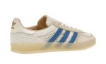 Adidas Gazelle Indoor Off White Focus Blue - vue 4