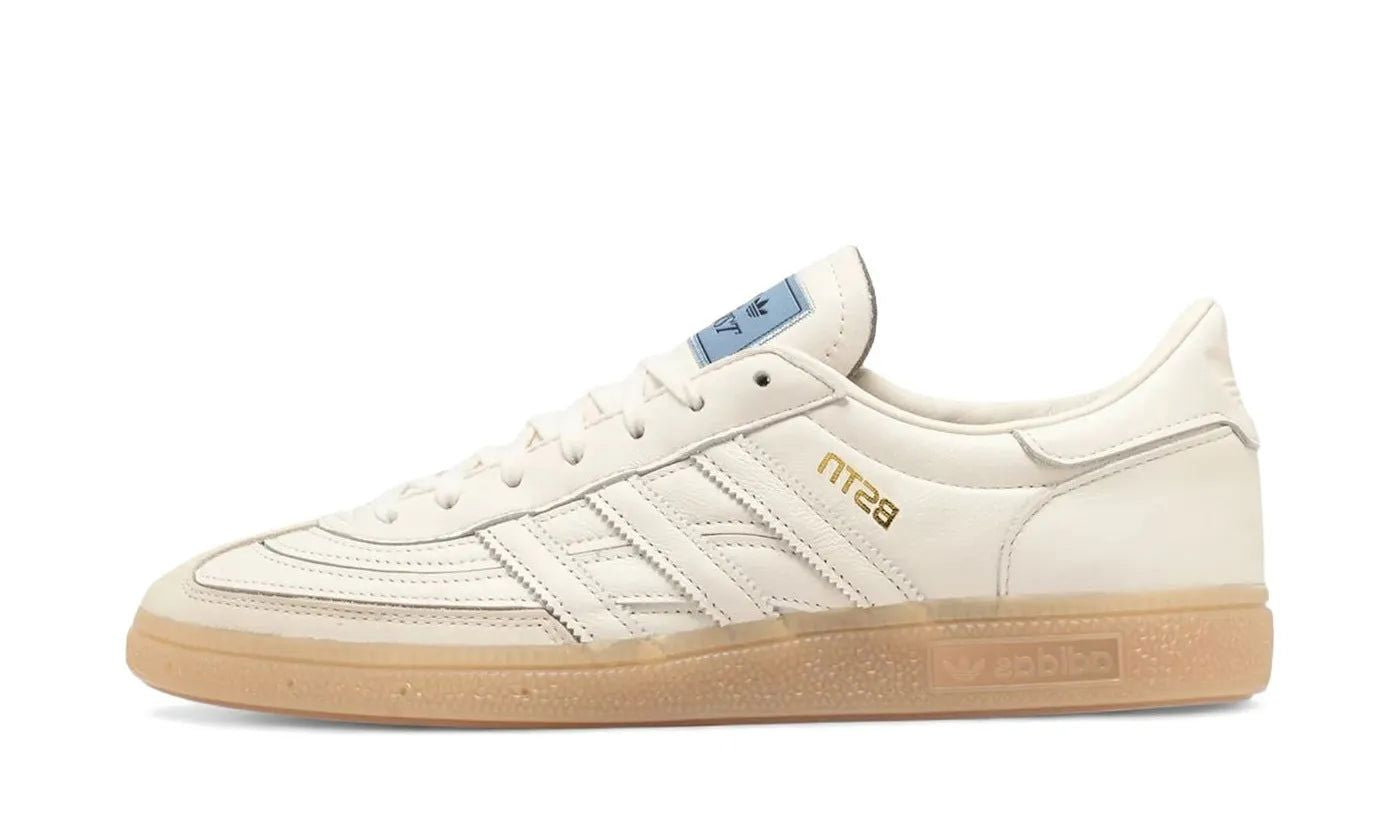 adidas-handball-spezial-bstn-og-with-a-twist-cream-white-564774 Adidas Handball Spezial BSTN O.G. With A Twist Cream White authentique