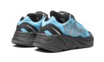 Adidas Yeezy 700 MNVN Bright Cyan - vue 3