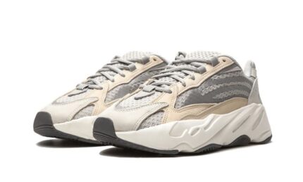 Adidas Yeezy 700 V2 Cream - vue 2