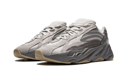 Adidas Yeezy 700 V2 Tephra - vue 2