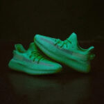Adidas Yeezy Boost 350 V2 Glow in the Dark - vue 5
