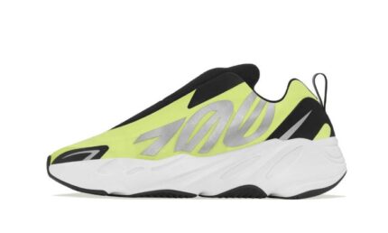 Adidas Yeezy Boost 700 MNVN Laceless Phosphor authentique