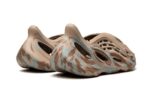 Adidas Yeezy Foam RNNR MX Sand Grey - vue 3