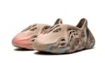 Adidas Yeezy Foam RNNR MX Sand Grey - vue 2