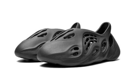 Adidas Yeezy Foam RNNR Onyx - vue 2
