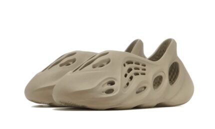 Adidas Yeezy Foam RNNR Stone Salt - vue 2