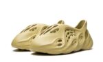 Adidas Yeezy Foam RNNR Sulfur - vue 2