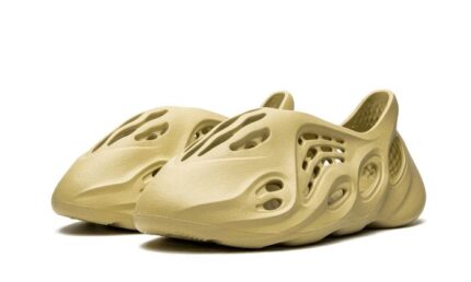 Adidas Yeezy Foam RNNR Sulfur - vue 2