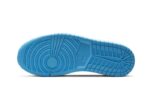 Air Jordan 1 Low OG UNC (2022) - vue 3