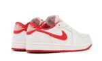 Air Jordan 1 Low OG University Red - vue 3