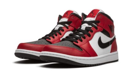 Air Jordan 1 Mid Chicago Black Toe - vue 2