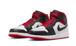 Air Jordan 1 Mid Gym Red Black Toe - vue 2