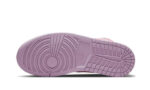 Air Jordan 1 Mid Valentine's Day (2022) - vue 3