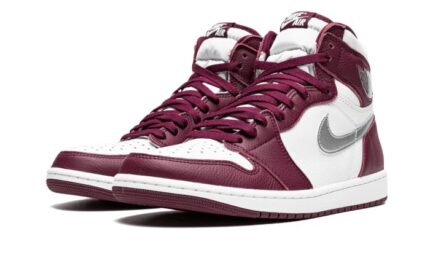 Air Jordan 1 Retro High OG Bordeaux - vue 2