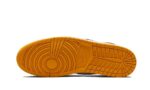 Air Jordan 1 Retro High OG Yellow Ochre - vue 3