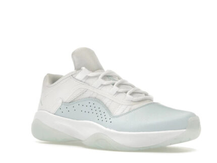Air Jordan 11 CMFT Low Igloo - vue 2