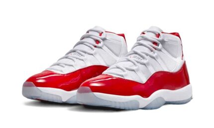 Air Jordan 11 Retro Cherry (2022) - vue 2