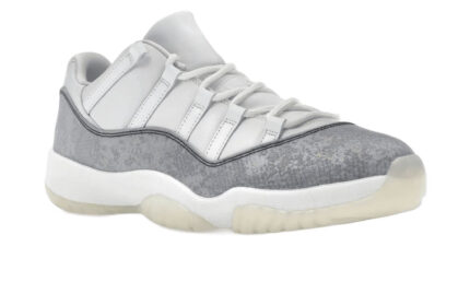 Air Jordan 11 Retro Low Year of the Snake - vue 2