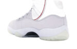 Air Jordan 11 Retro Platinum Tint - vue 3