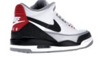 Air Jordan 3 Retro Tinker Hatfield - vue 4
