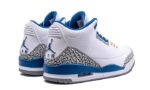 Air Jordan 3 Retro Wizards - vue 3
