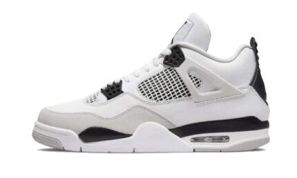 Air Jordan 4 Military Black authentique