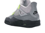 Air Jordan 4 Retro SE 95 Neon - vue 3