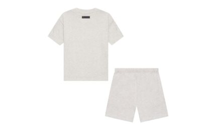 Fear of God Essentials 1977 Light Oatmeal — Set (T-Shirt & Shorts) - vue 2