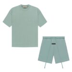 Fear of God Essentials Sycamore — Set (T-Shirt & Shorts) authentique