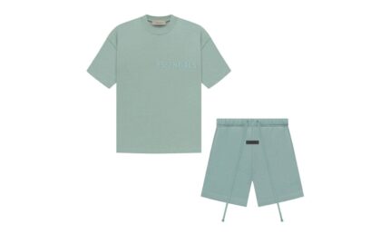 Fear of God Essentials Sycamore — Set (T-Shirt & Shorts) authentique