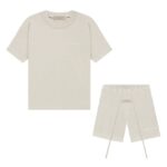 Fear of God Essentials Wheat — Set (T-Shirt & Shorts) authentique