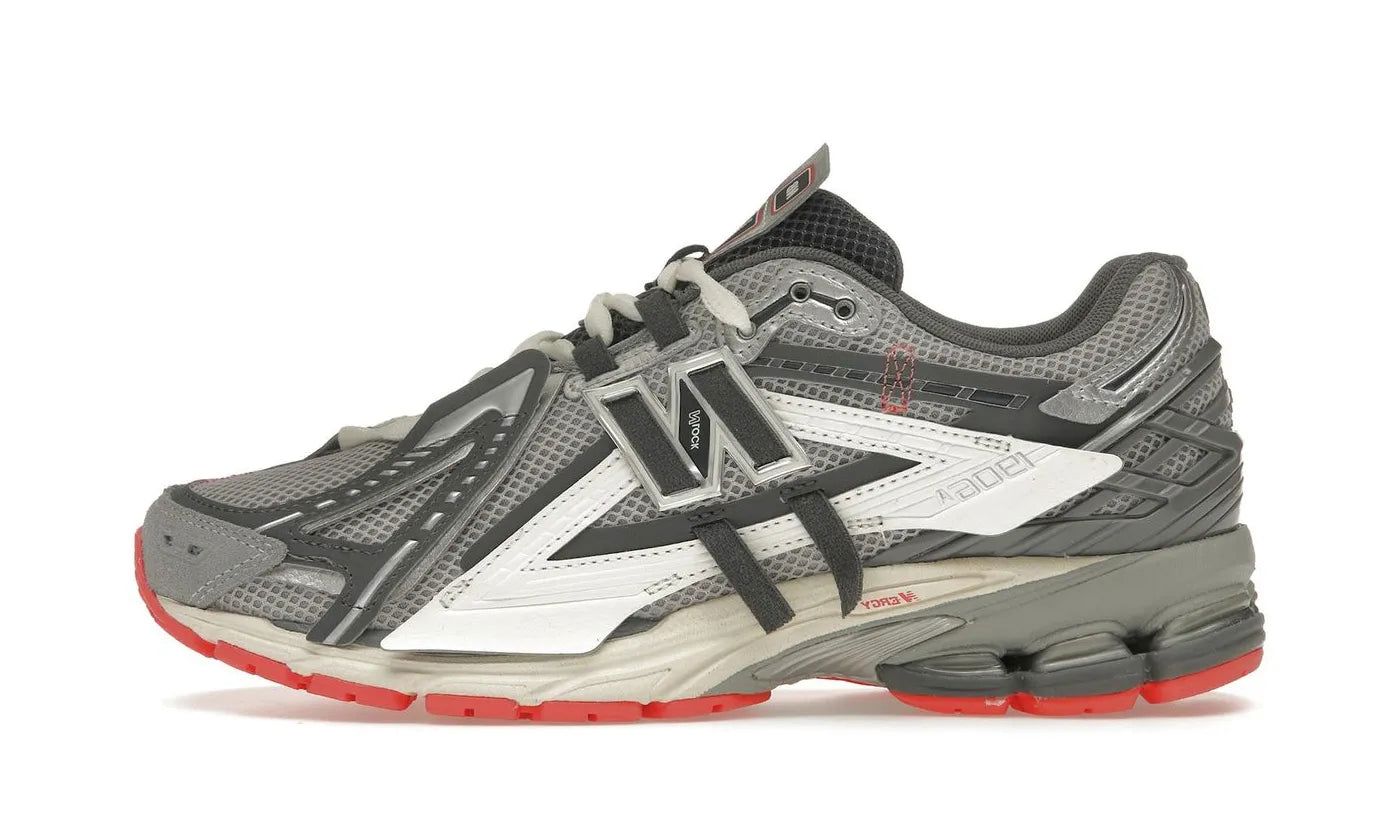 new-balance-1906a-slate-grey-drift-red-882207 New Balance 1906A Slate Grey Drift Red authentique