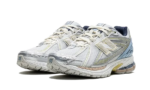 New Balance 1906R Kith White Blue - vue 2
