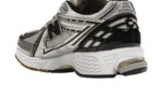 New Balance 1906R White Metallic Gold - vue 4