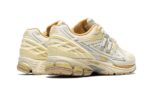 New Balance 1906U Lunar New Year Cream - vue 3