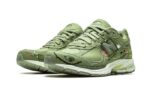 New Balance 2002R Bryant Giles Olive Green - vue 2