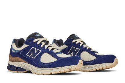 New Balance 2002R Navy Cream - vue 2