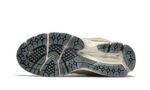 New Balance 2002R Protection Pack Rain Cloud - vue 4