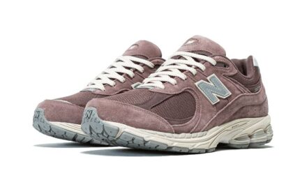 New Balance 2002R Suede Pack Black Fig - vue 2