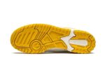 New Balance 550 Sea Salt Varsity Gold - vue 4