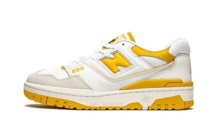 New Balance 550 Sea Salt Varsity Gold authentique