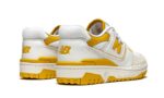 New Balance 550 Sea Salt Varsity Gold - vue 3
