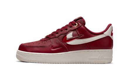 Nike Air Force 1 '07 Premium Team Red History Of Logos authentique