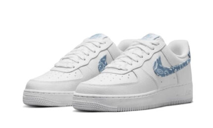 Nike Air Force 1 Low '07 Essential White Worn Blue Paisley - vue 2