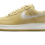Nike Air Force 1 Low '07 LV8 Buff Gold Sail Embroidered Swoosh authentique