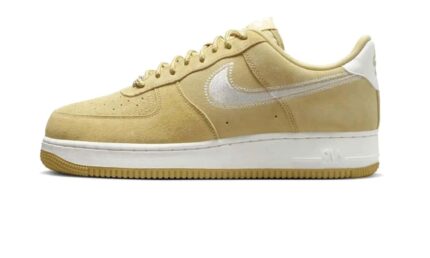Nike Air Force 1 Low '07 LV8 Buff Gold Sail Embroidered Swoosh authentique