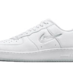 Nike Air Force 1 Low '07 Retro Color of the Month Jewel Swoosh Triple White authentique