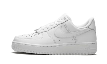 Nike Air Force 1 Low '07 Triple White authentique