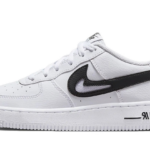 Nike Air Force 1 Low Cut Out Swoosh White Black authentique